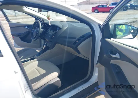 2016 Ford Focus Se z USA, uszkodzony, nr VIN 1FADP3K29GL291416